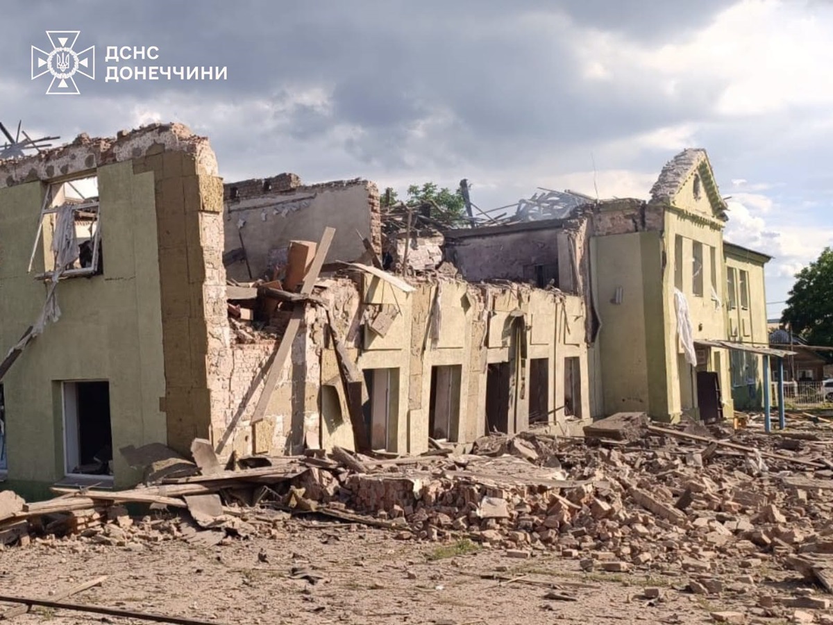Фото для новини:Авіаудар по Слов'янську: є жертва і поранені