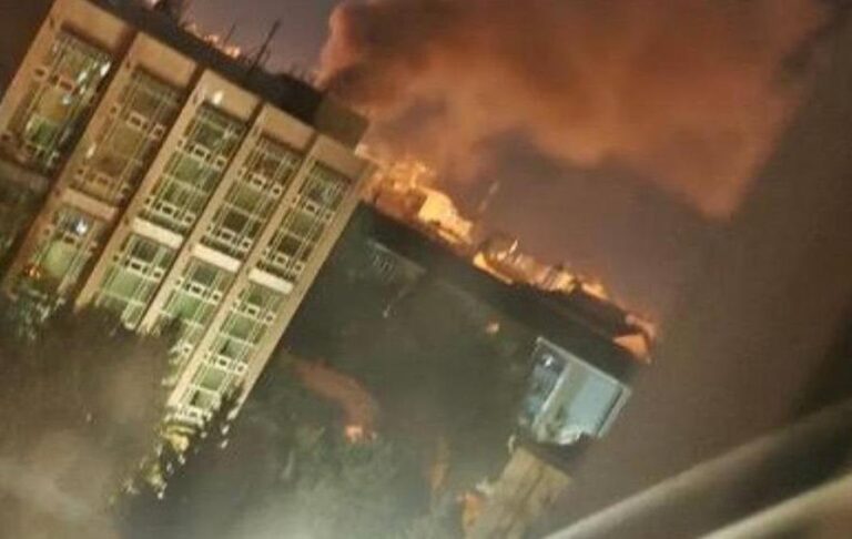 Фото для новини:Бєлгород масовано атакують БПЛА - соцмережі