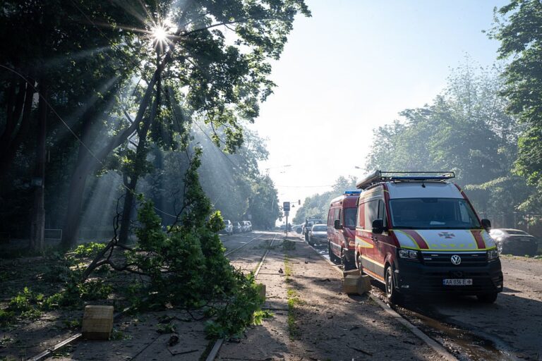 Фото для новини:Число жертв російського удару по Києву зросло до трьох