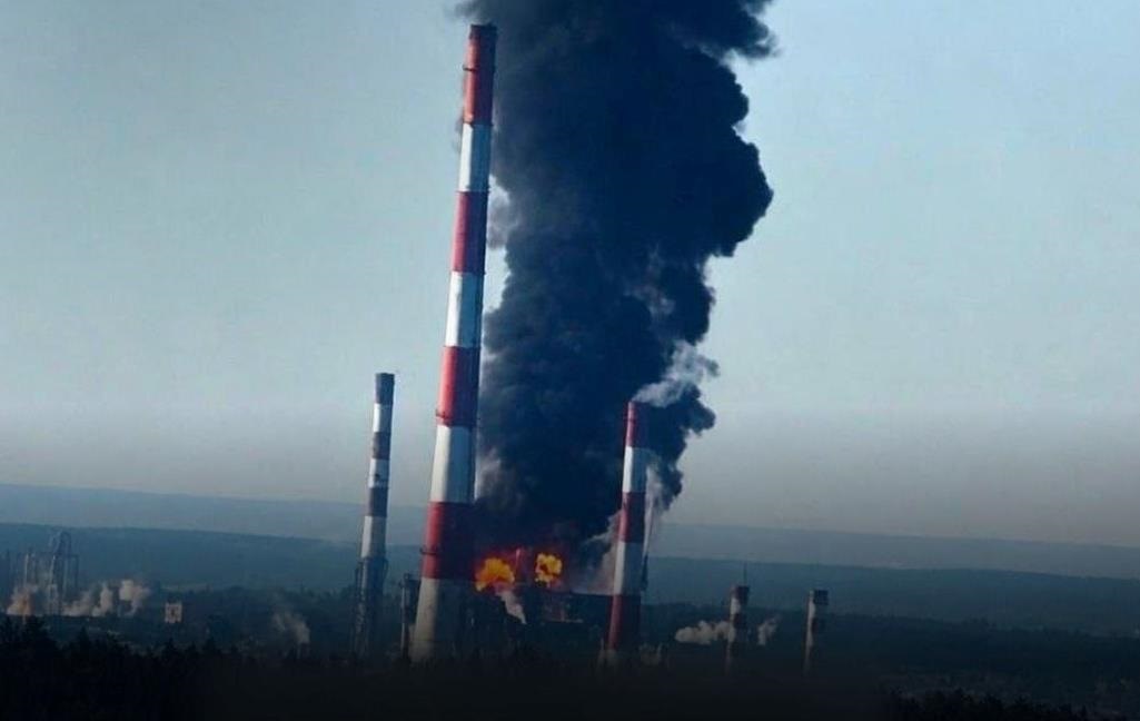 Фото для новини:Генштаб підтвердив ураження стратегічного НПЗ в РФ