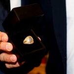 Фото для новини:Гравці збірної Іспанії отримали чемпіонські персні з рук президента ФІФА