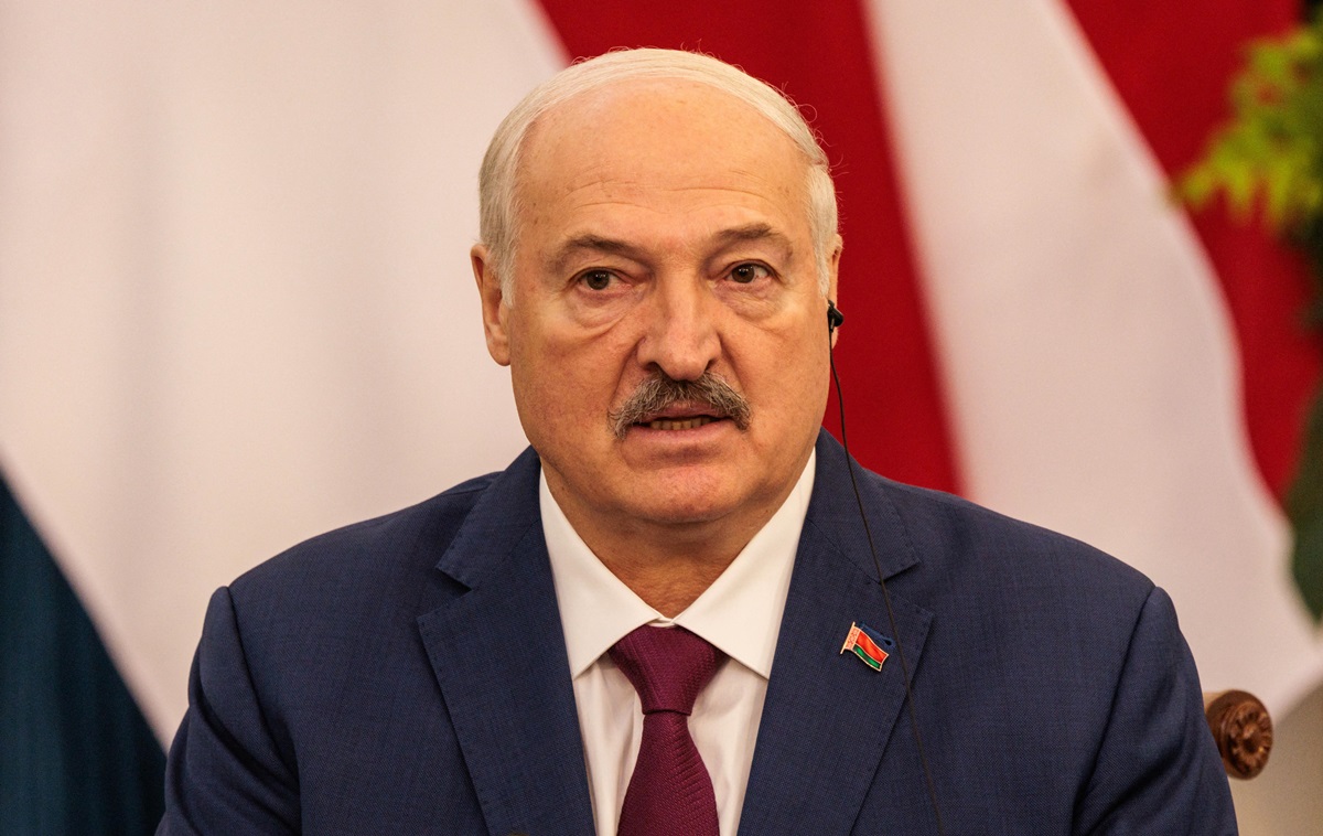 Фото для новини:Лукашенко: Білорусь не відправить військових в Україну, але є нюанс