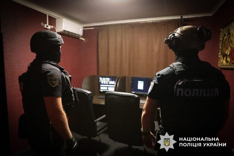 Фото для новини:Мільйони щомісяця: у Запоріжжі викрили підпільні гральні зали