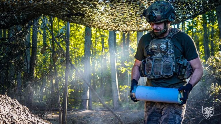 Фото для новини:На Донеччині триває понад 10 боєзіткнень