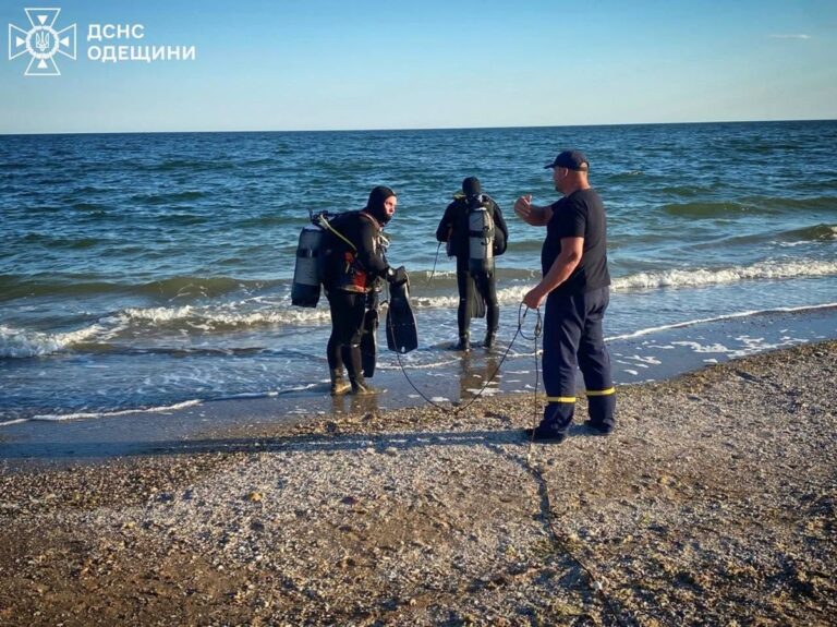 Фото для новини:На Одещині після трьох тижнів пошуків в морі знайшли тіло дитини