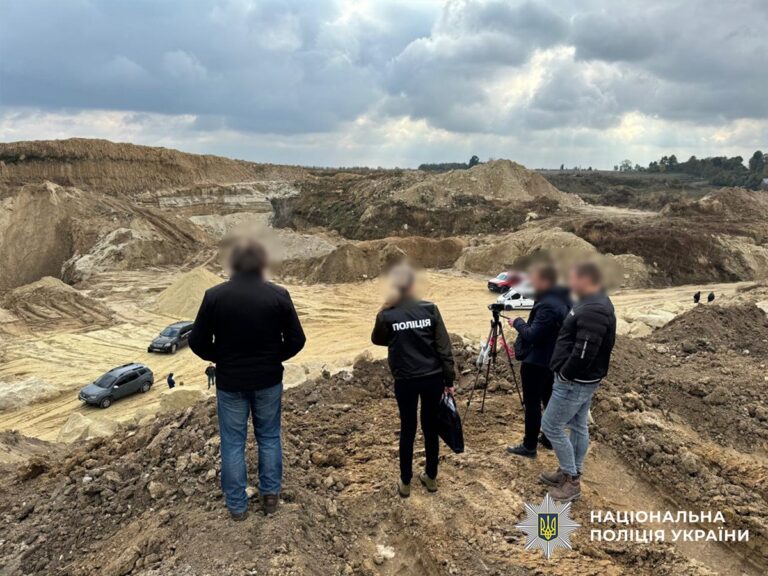 Фото для новини:На Тернопільщині викрили видобуток піску на 11 млн