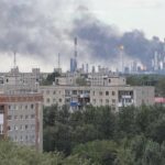 Фото для новини:Найбільший НПЗ Росії призупинив роботу після ураження дронами - ЗМІ