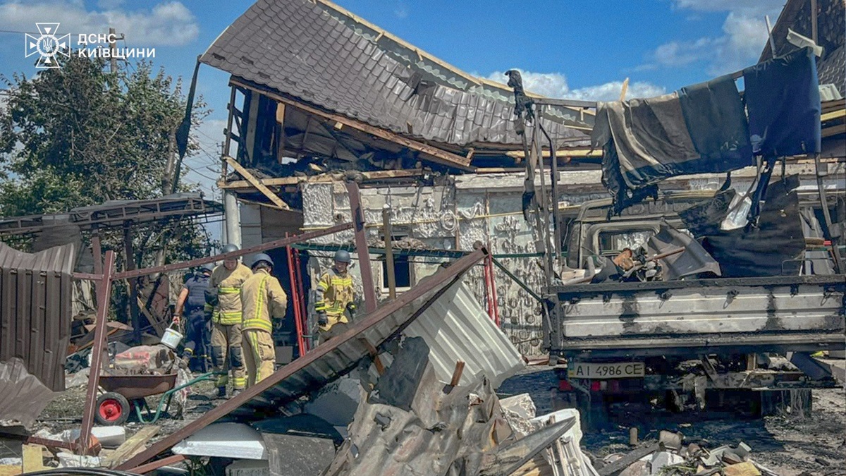 Фото для новини:Обстріл Київщини: семеро загиблих, 29 постраждалих