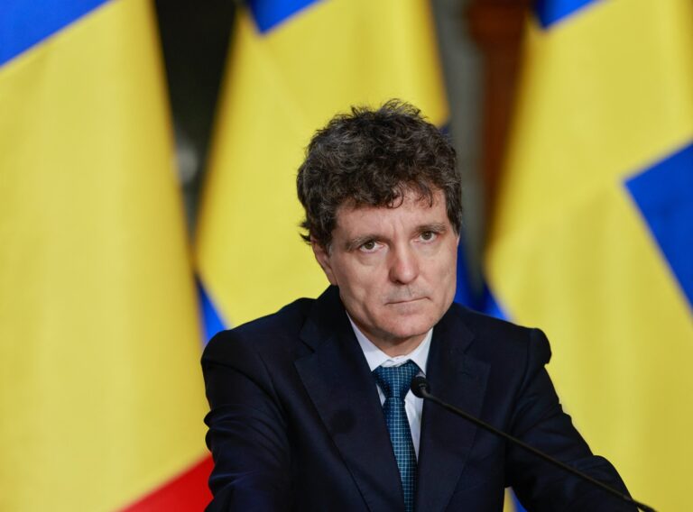 Фото для новини:Після атак дронів Румунія ініціювала переговори зі США