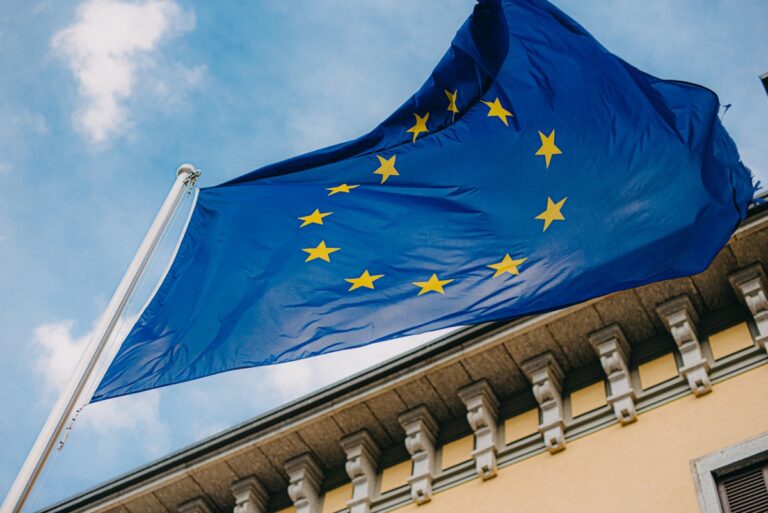 Фото для новини:Польща домагається арешту проросійського європарламентаря