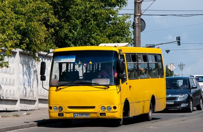 Фото для новини:Проїзд у маршрутках Києві подорожчає: перевізники назвали ціну