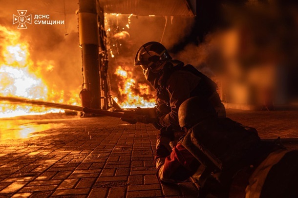 Фото для новини:РФ атакувала поштове відділення у Сумах: є жертви