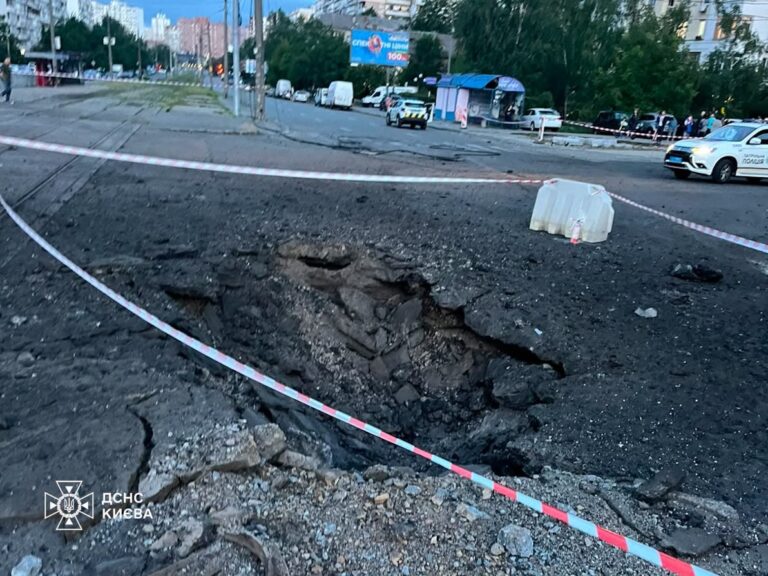 Фото для новини:РФ атакували Київ балістикою, начиненою шрапнеллю - голова РДА