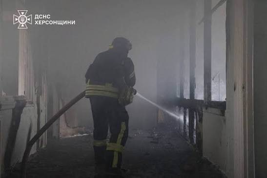 Фото для новини:РФ обстріляла лікарню в Херсоні: кількість постраждалих зростає