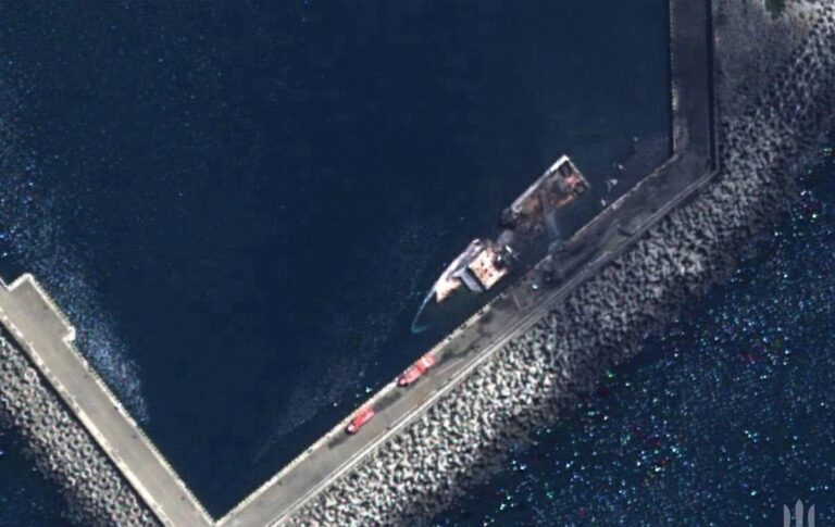 Фото для новини:РФ втрачає контроль над морськими шляхами до Криму - ЗМІ