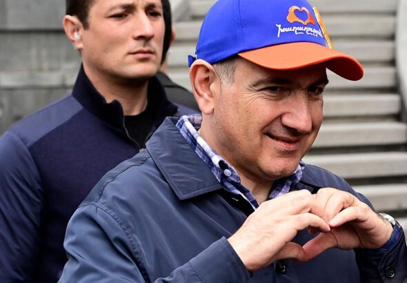 Фото для новини:Росія запідозрила Іран у постачаннях вірменських квітів
