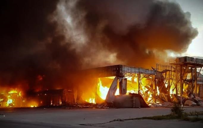 Фото для новини:Росіяни атакували будівельний супермаркет на Миколаївщині