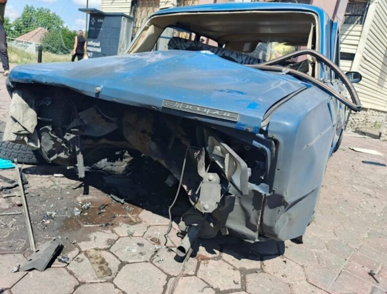 Фото для новини:Росіяни прицільно атакували цивільне авто у Краматорську