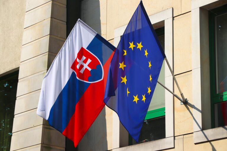 Фото для новини:Словаччина обмежила видачу віз росіянам