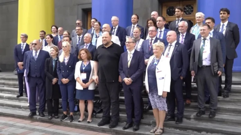 Фото для новини:Терор РФ на власні очі: до Києва прибула делегація ОБСЄ