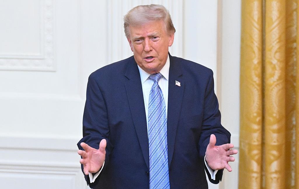 Фото для новини:Трамп закликав змінити "пекельні санкції" проти РФ