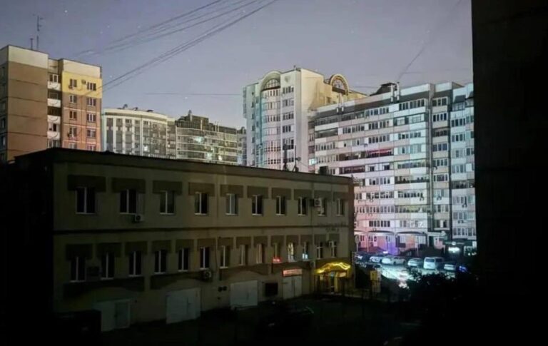 Фото для новини:У Бєлгороді після удару стався блекаут