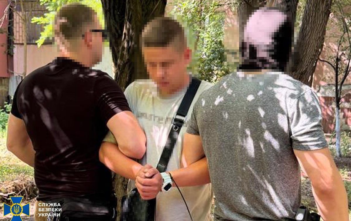 Фото для новини:У Дніпрі чоловік активував для росіян понад 1000 терміналів Starlink