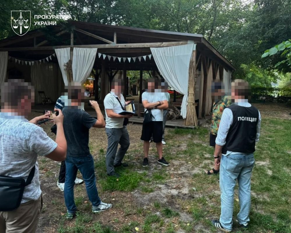 Фото для новини:У Києві чиновник Гідропарку вимагав мільйонний хабар