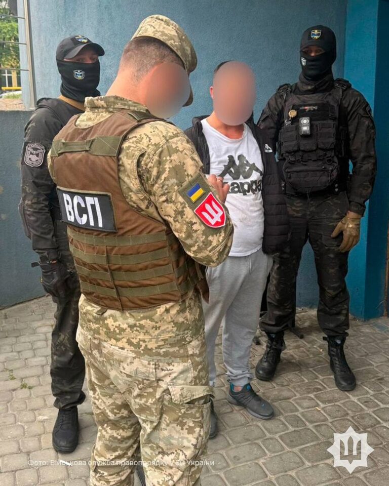 Фото для новини:У Львові викрили наркогрупу, що збувала наркотики військовим