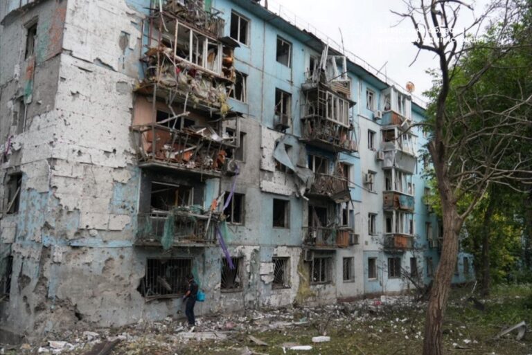 Фото для новини:Удар КАБами по Запоріжжю: число  поранених зросло