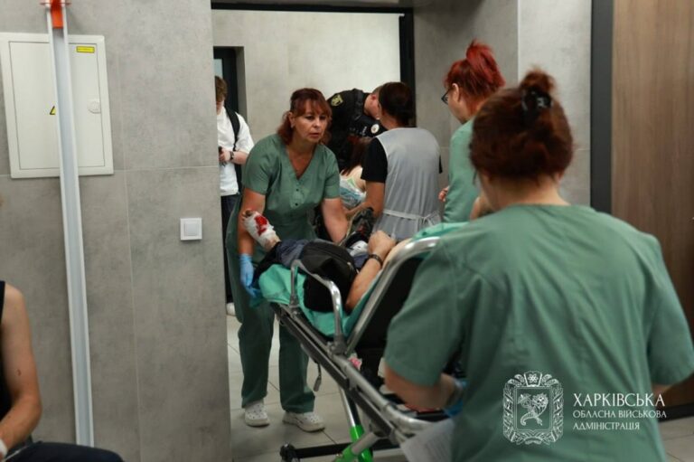 Фото для новини:Удар по передмістю Харкова: число поранених зросло