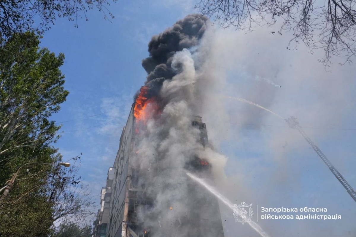 Фото для новини:Удар по Запоріжжю: зросла кількість загиблих та поранених