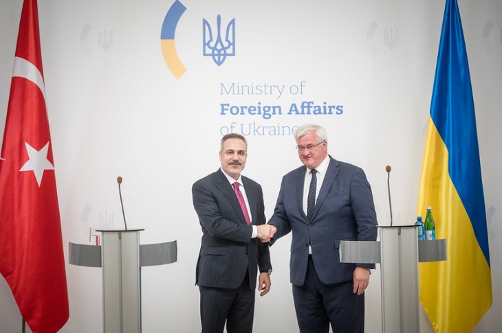 Фото для новини:Україна запропонувала місце зустрічі Зеленського і Путіна - Сибіга