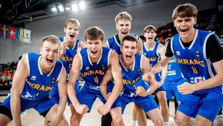 Фото для новини:Українські баскетболісти U-20 на Євро виграли золото дивізіону В