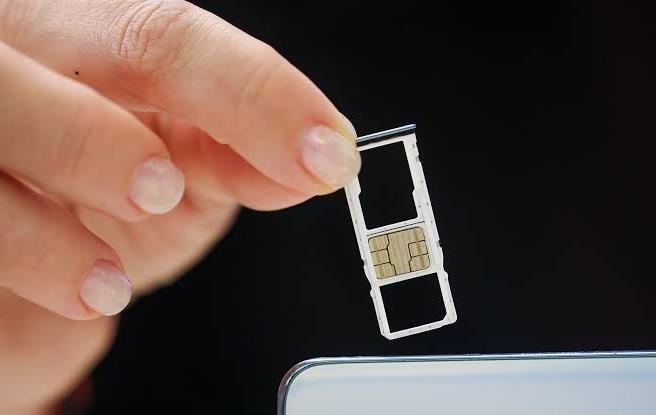 Фото для новини:В Росії обмежили роботу іноземних SIM-карток