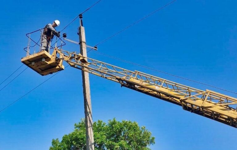 Фото для новини:В Україні без світла сотні населених пунктів