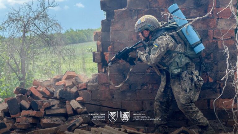 Фото для новини:Від початку доби відбулося 215 боєзіткнень