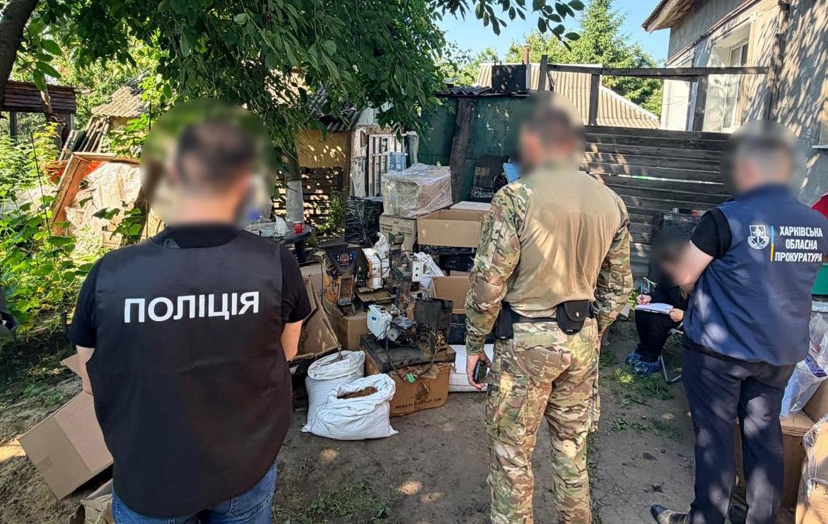 Фото для новини:Викрито мережу нелегального виробництва сигарет у кількох областях