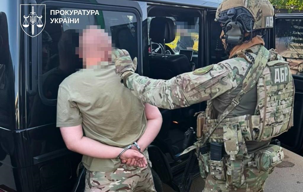 Фото для новини:Військові організували збут зброї на Харківщині