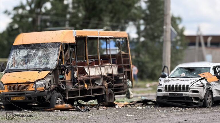 Фото для новини:Ворог скинув на Суми три КАБи, є жертви