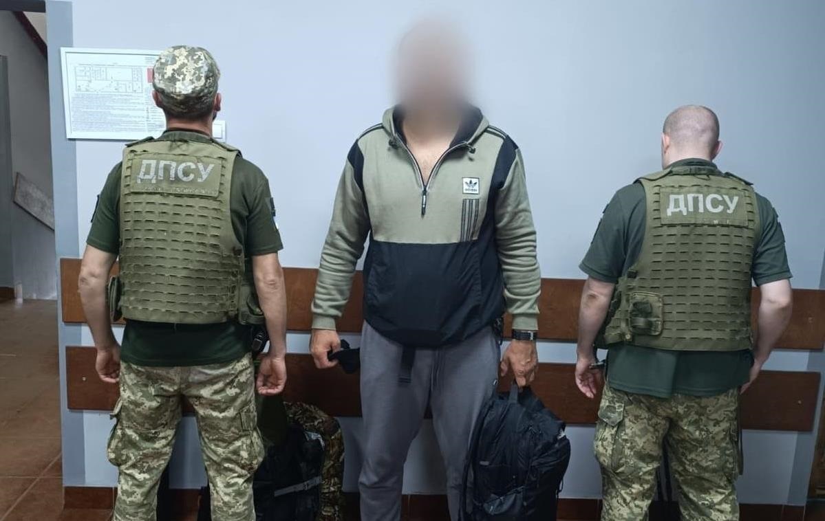 Фото для новини:З Іспанії через Карпати: прикордонники затримали "антиухилянта"