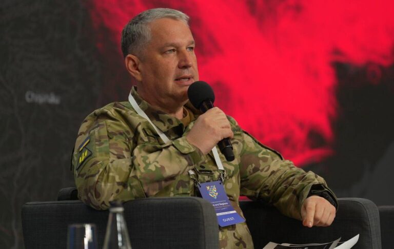 Фото для новини:Заступник командувача Повітряних сил йде у відставку