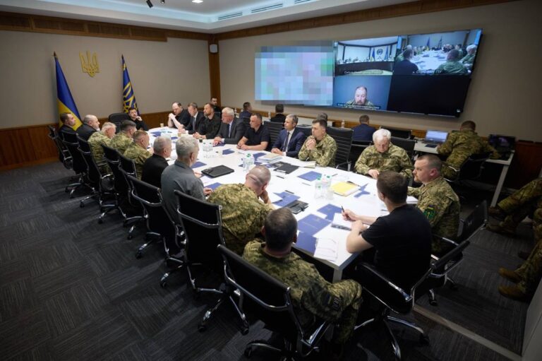 Фото для новини:Зеленський анонсував зміни в оборонній стратегії