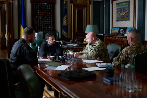 Фото для новини:Зеленський розповів про зустрічі з військовим керівництвом