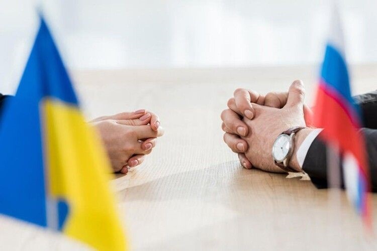 Фото для новини:Знову таємні зустрічі. Перемовини щодо війни