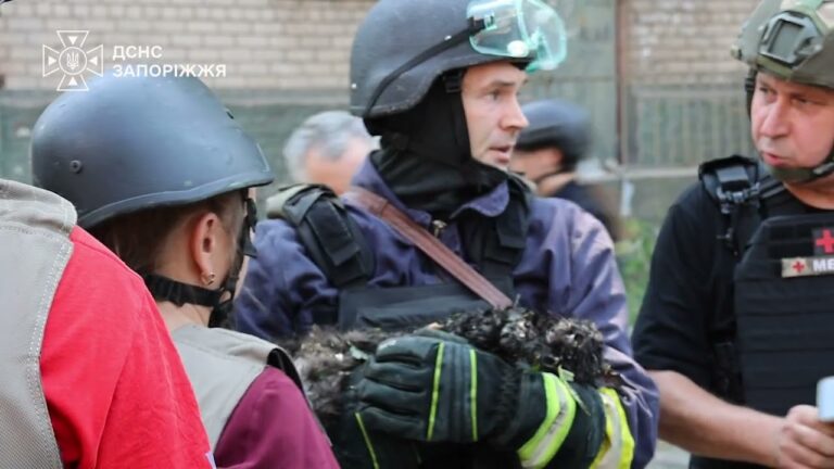 Фото для новини:Внаслідок авіаударів рф по Запоріжжю постраждали 24 людини, зокрема 2 дітей