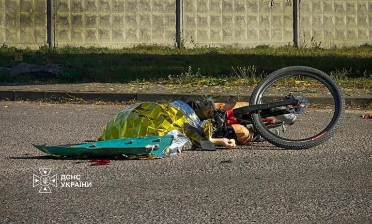 Фото для новини:38 атак за ніч і мирні жертви: ДСНС звернулася до жителів Київщини