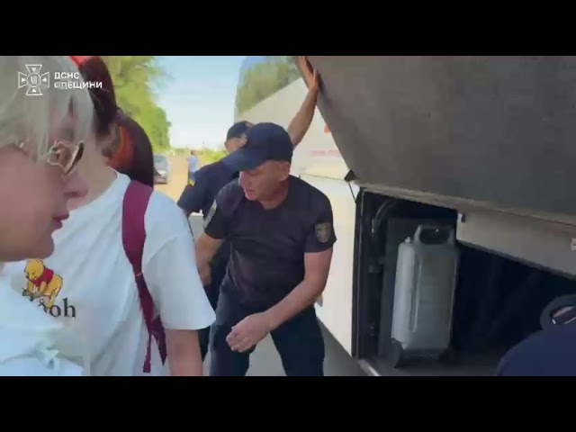 Фото для новини:На Одещині через російський удар по потягу загинули 2 людей, рятувальники евакуювали 317 пасажирів