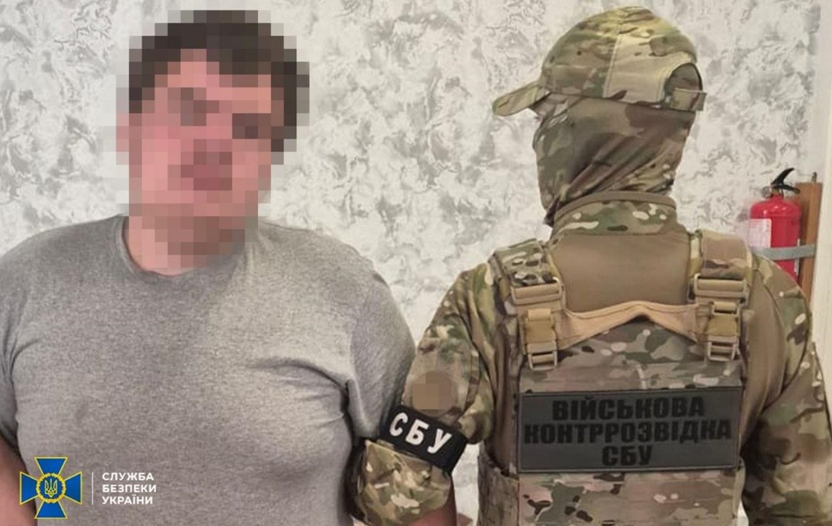 Фото для новини:Армійський "кріт" ГРУ коригував удари по АЗС