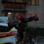 Фото для новини:Атака РФ на Київ: у Подільському районі загорівся будинок